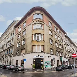 3 Bedrooms Bright Flat In The Heart Of The -free Parking Need Reservation בודפשט